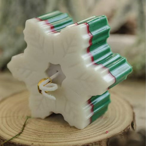 Snowflake Scented Candle – Handmade Christmas Gift