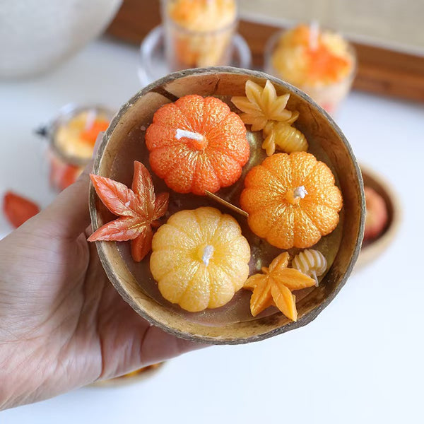 Pumpkin & Maple Leaf Scented Candle – Halloween Favor Candle
