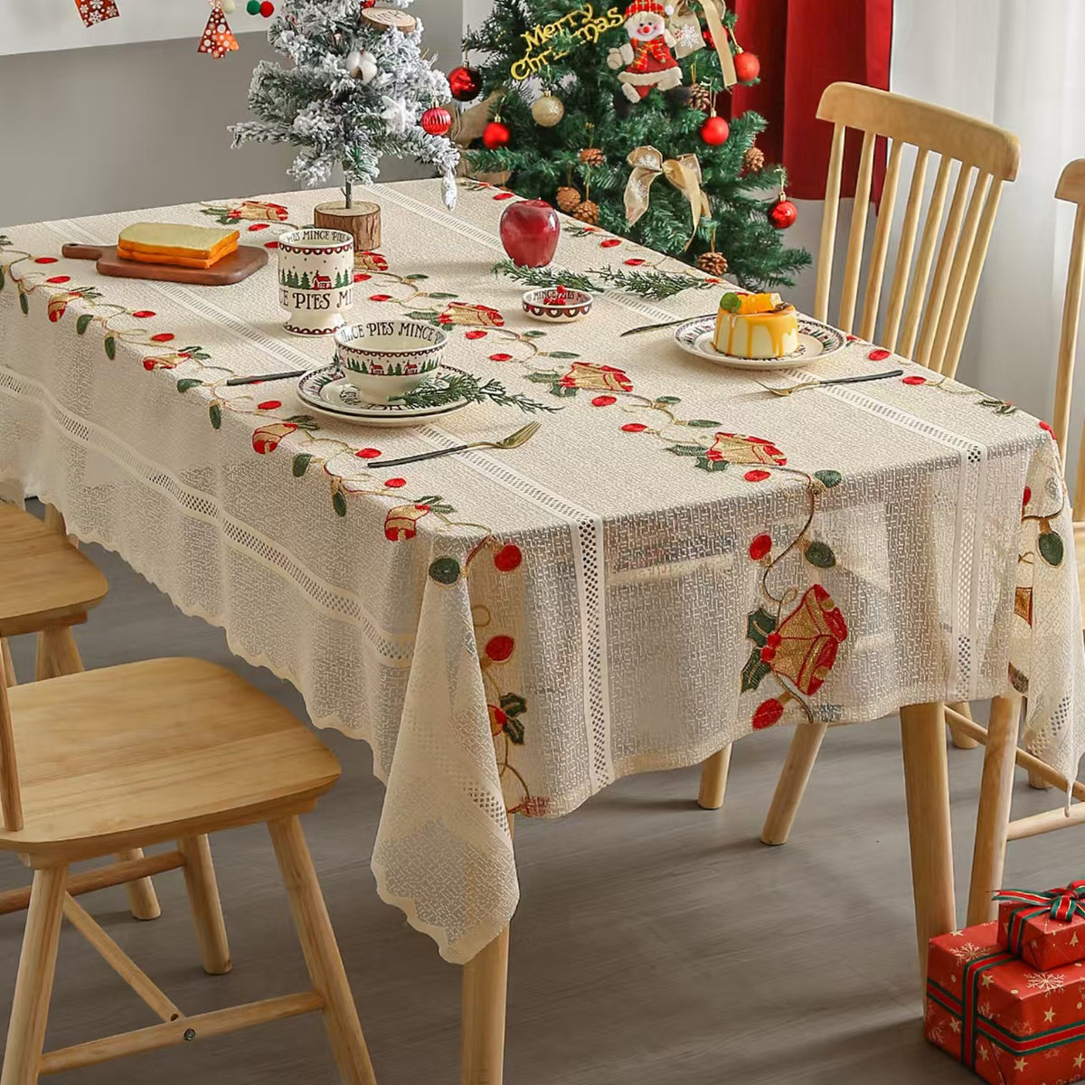 Christmas Lace Tablecloth Polyester Holiday Table Cover