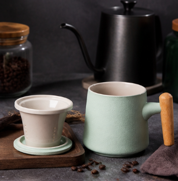 Wooden Handle Ceramic Mug – Rustic Stoneware Tea Cup with Infuser Lid for Loose Leaf Tea & Coffee