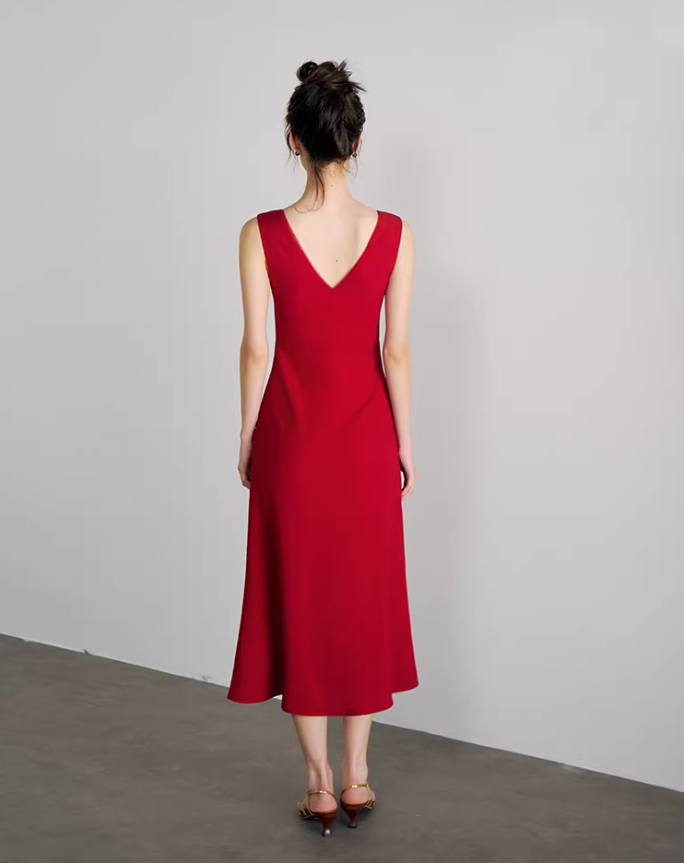 Scarlet Hourglass V-Neck Gown